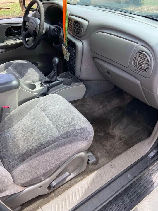 2004 Chevrolet Trailblazer - Image 6 of 13