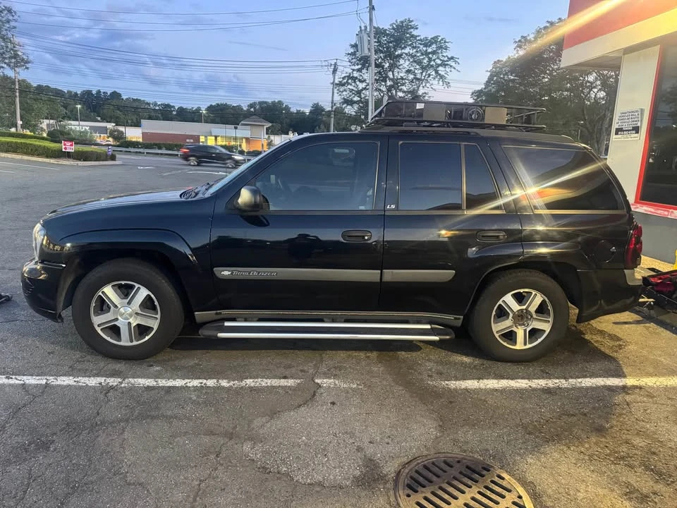 2004 Chevrolet Trailblazer - Image 10 of 13
