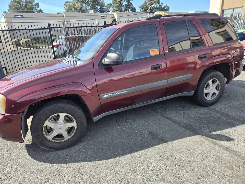 2004 Chevrolet Trailblazer - Image 2 of 5