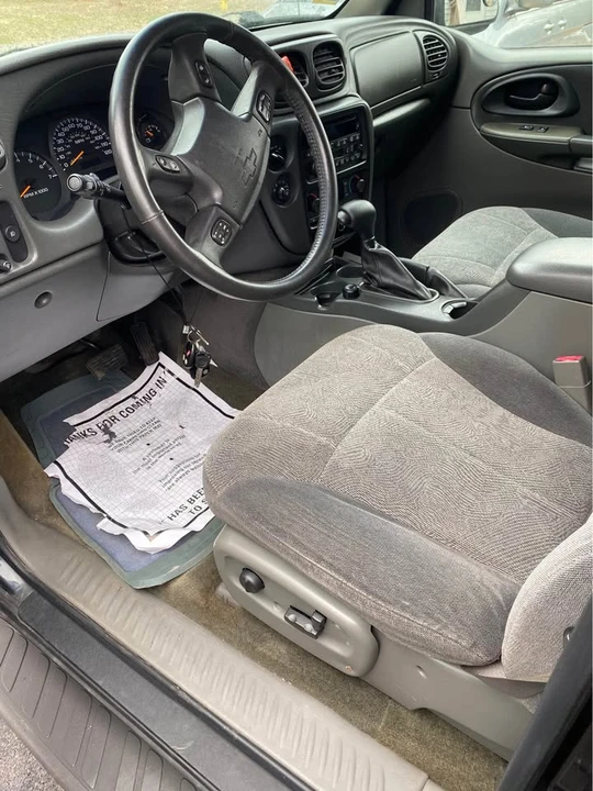2004 Chevrolet Trailblazer - Image 6 of 9