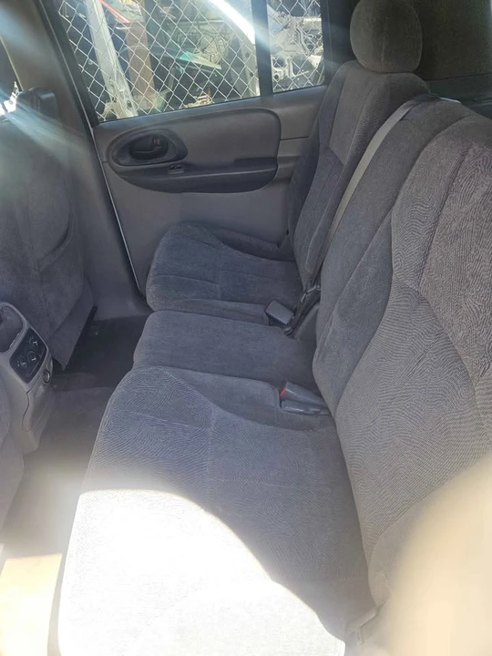 2004 Chevrolet Trailblazer - Image 9 of 10