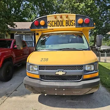 2004 Chevrolet Bus