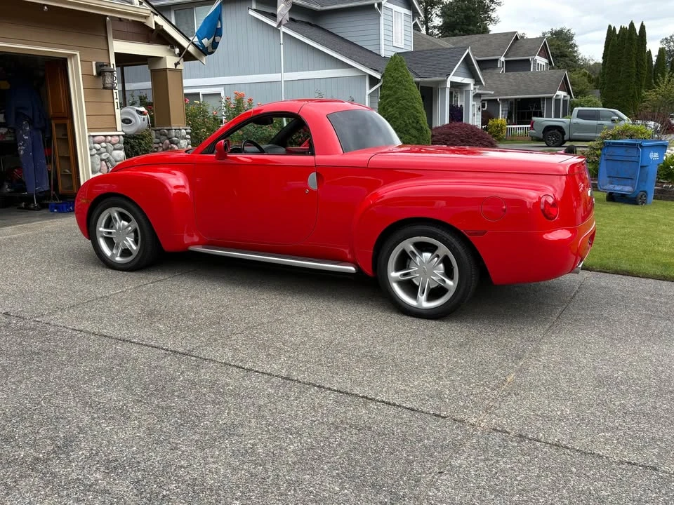 2004 Chevrolet SSR - Image 8 of 10