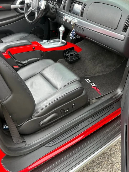 2004 Chevrolet SSR - Image 10 of 10