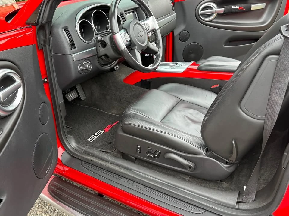 2004 Chevrolet SSR - Image 5 of 10