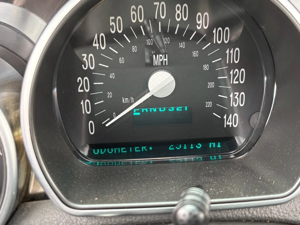 2004 Chevrolet SSR - Image 9 of 10