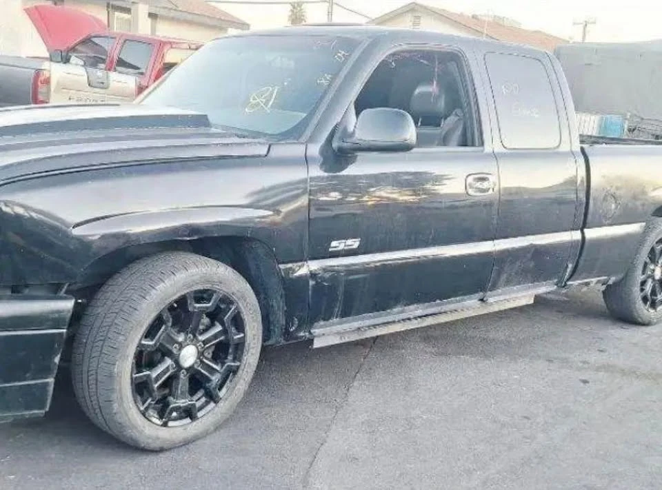 2004 Chevrolet Silverado 1st Gen - Image 4 of 10