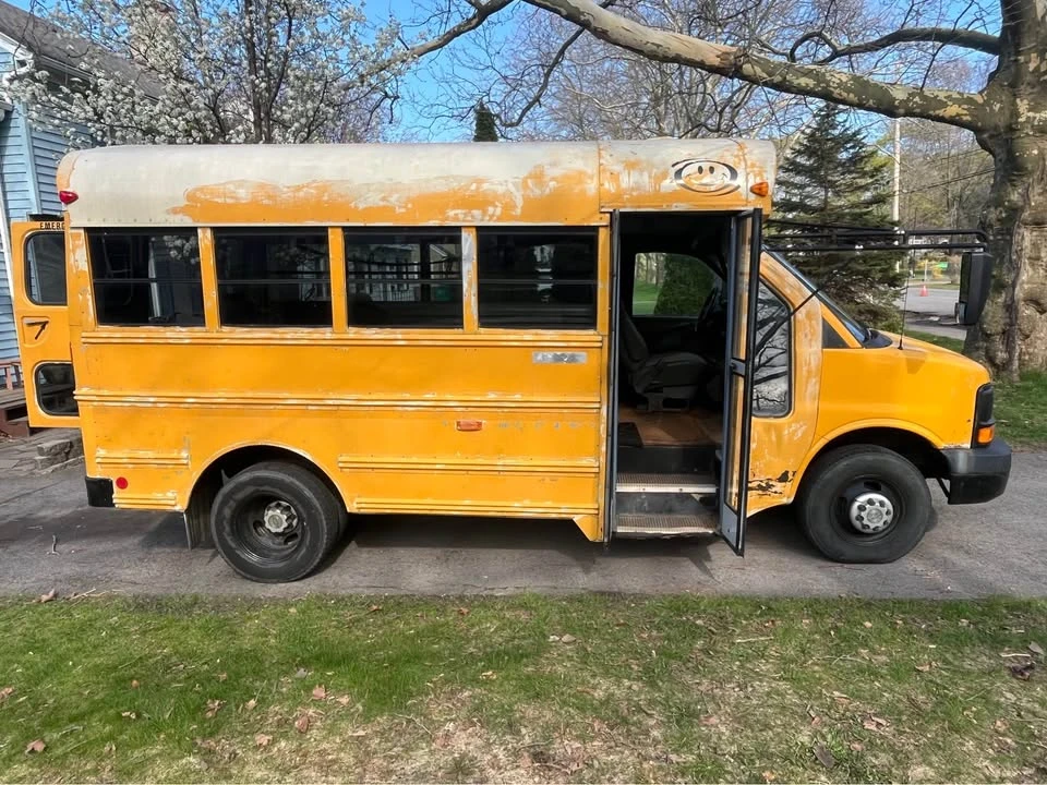 2004 Chevrolet Express - Image 5 of 10
