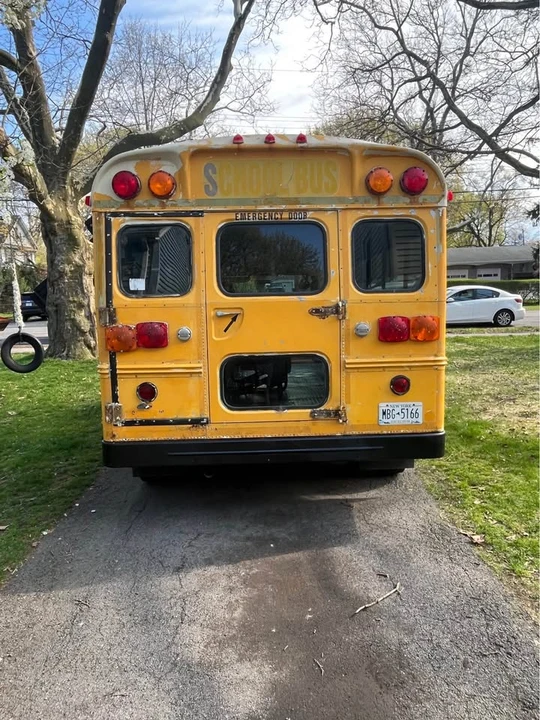 2004 Chevrolet Express - Image 6 of 10
