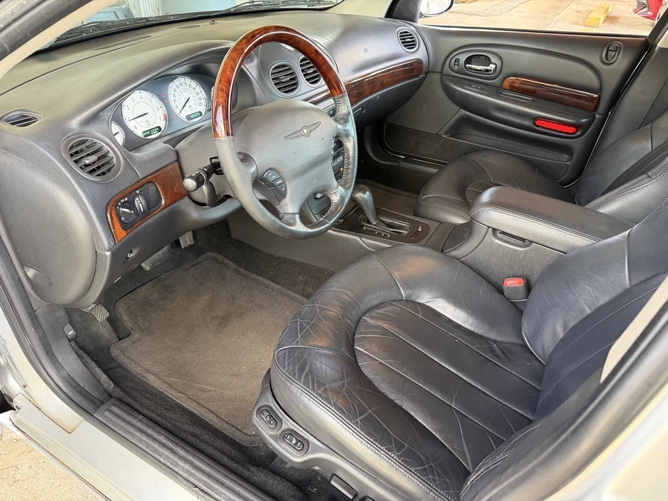 2004 Chrysler 300 - Image 12 of 23