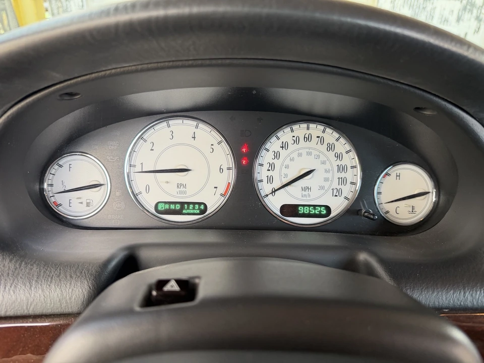 2004 Chrysler 300 - Image 14 of 23