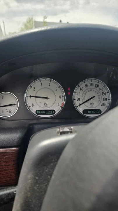 2004 Chrysler 300 - Image 5 of 10