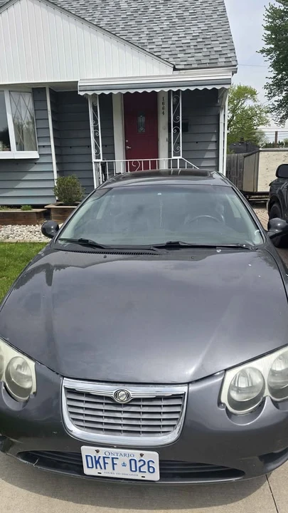 2004 Chrysler 300 - Image 8 of 10