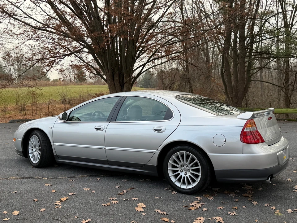 2004 Chrysler 300 - Image 9 of 31