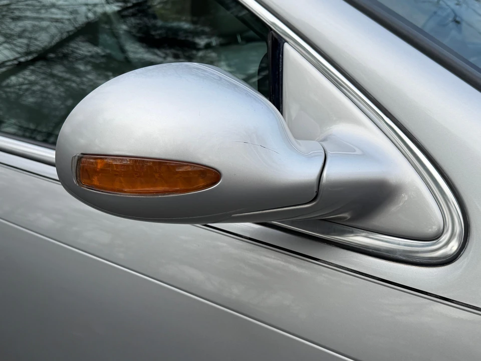 2004 Chrysler 300 - Image 24 of 31