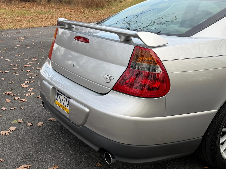 2004 Chrysler 300 - Image 23 of 31