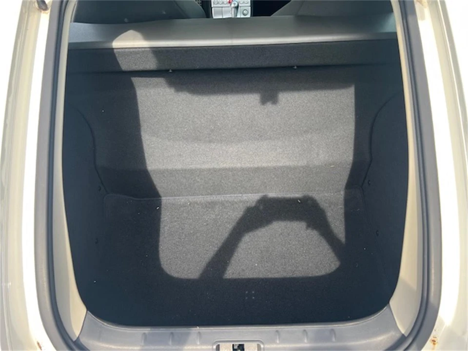 2004 Chrysler Crossfire - Image 16 of 25