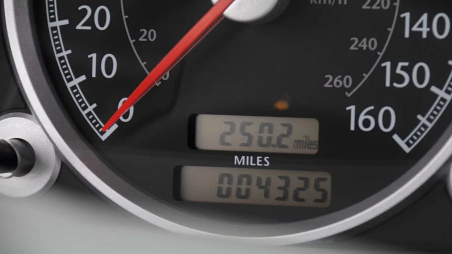 2004 Chrysler Crossfire - Image 17 of 21