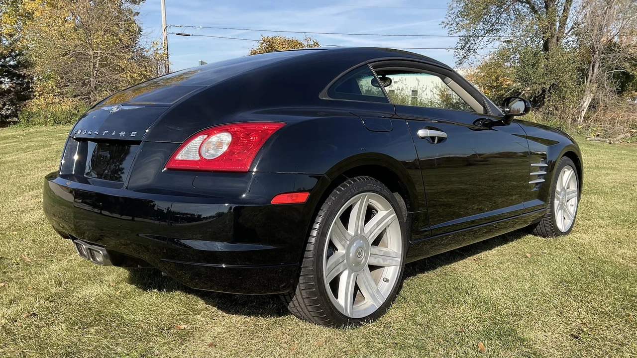 2004 Chrysler Crossfire - Image 3 of 9