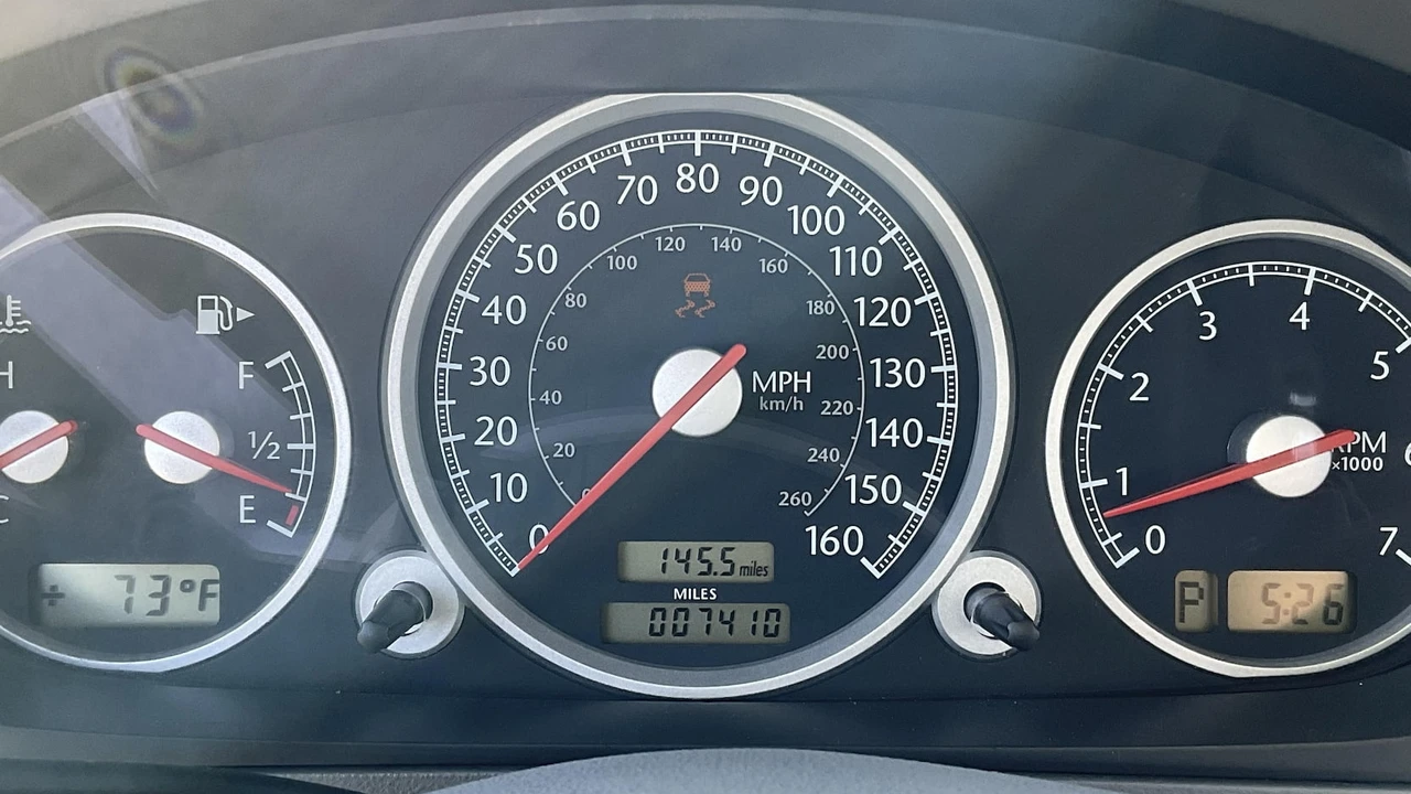 2004 Chrysler Crossfire - Image 7 of 9