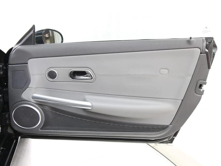 2004 Chrysler Crossfire - Image 20 of 31
