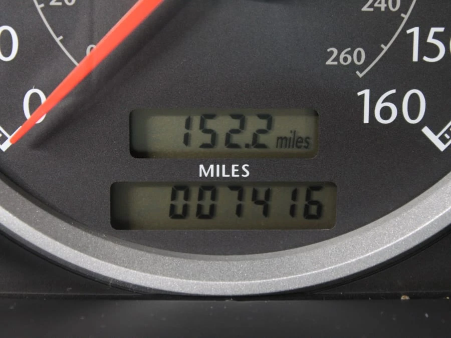 2004 Chrysler Crossfire - Image 28 of 31