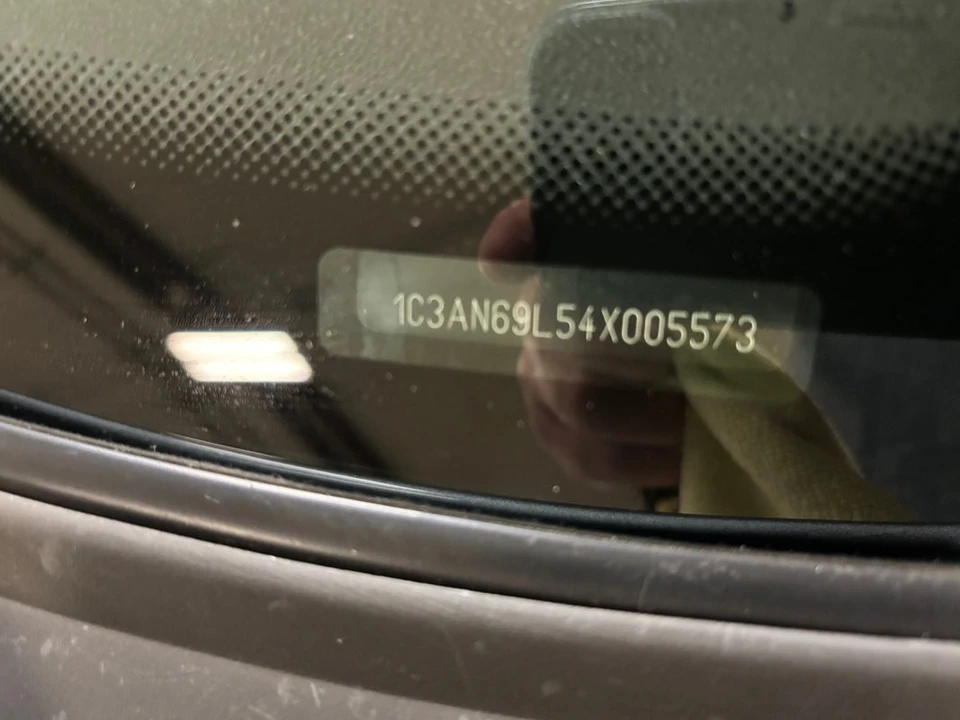 2004 Chrysler Crossfire - Image 30 of 31