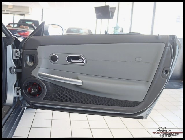 2004 Chrysler Crossfire - Image 19 of 23