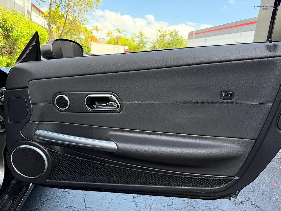 2004 Chrysler Crossfire - Image 19 of 30