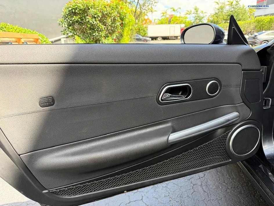 2004 Chrysler Crossfire - Image 18 of 30