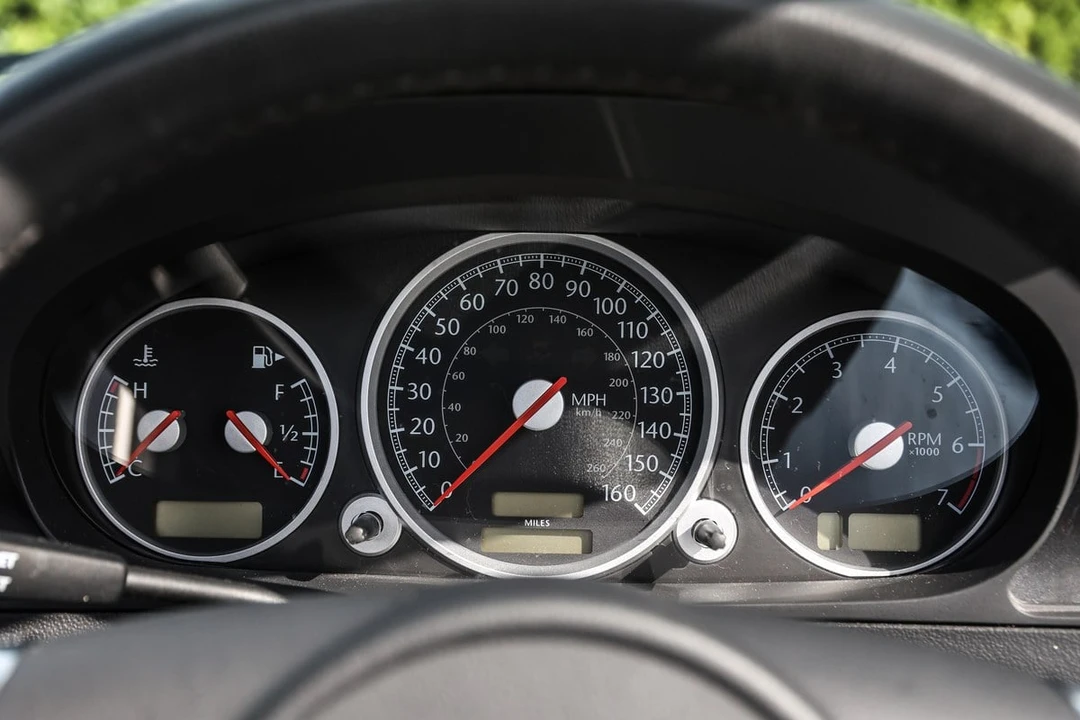 2004 Chrysler Crossfire - Image 19 of 30
