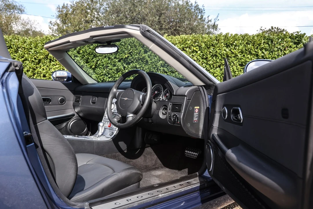 2004 Chrysler Crossfire - Image 26 of 30