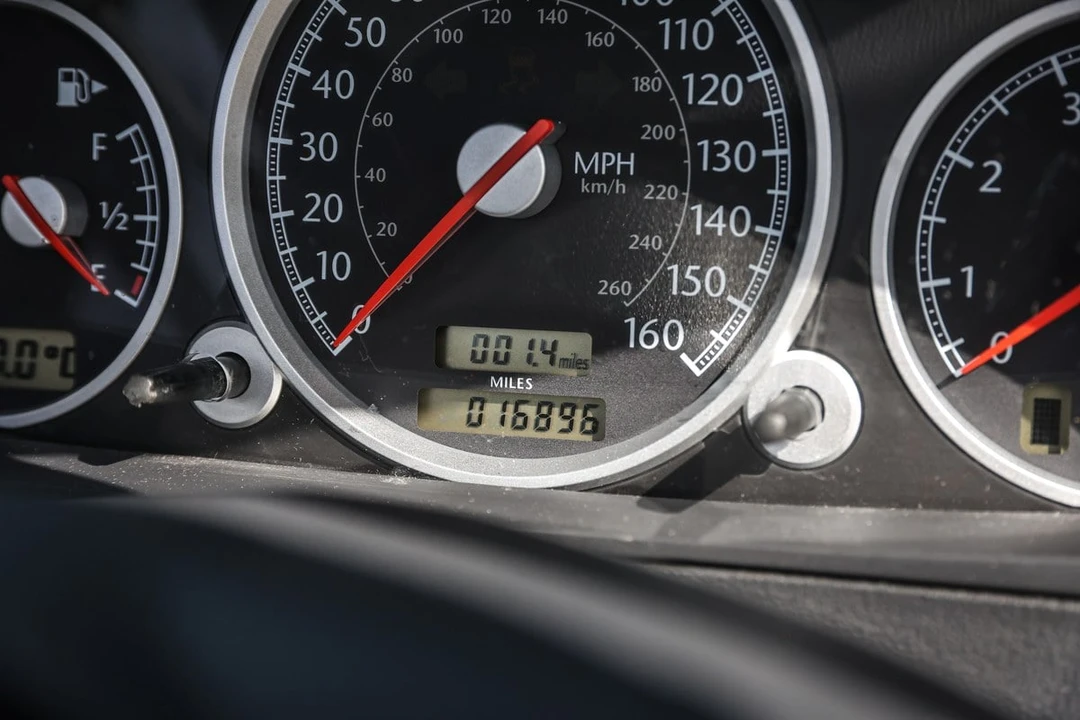 2004 Chrysler Crossfire - Image 20 of 30