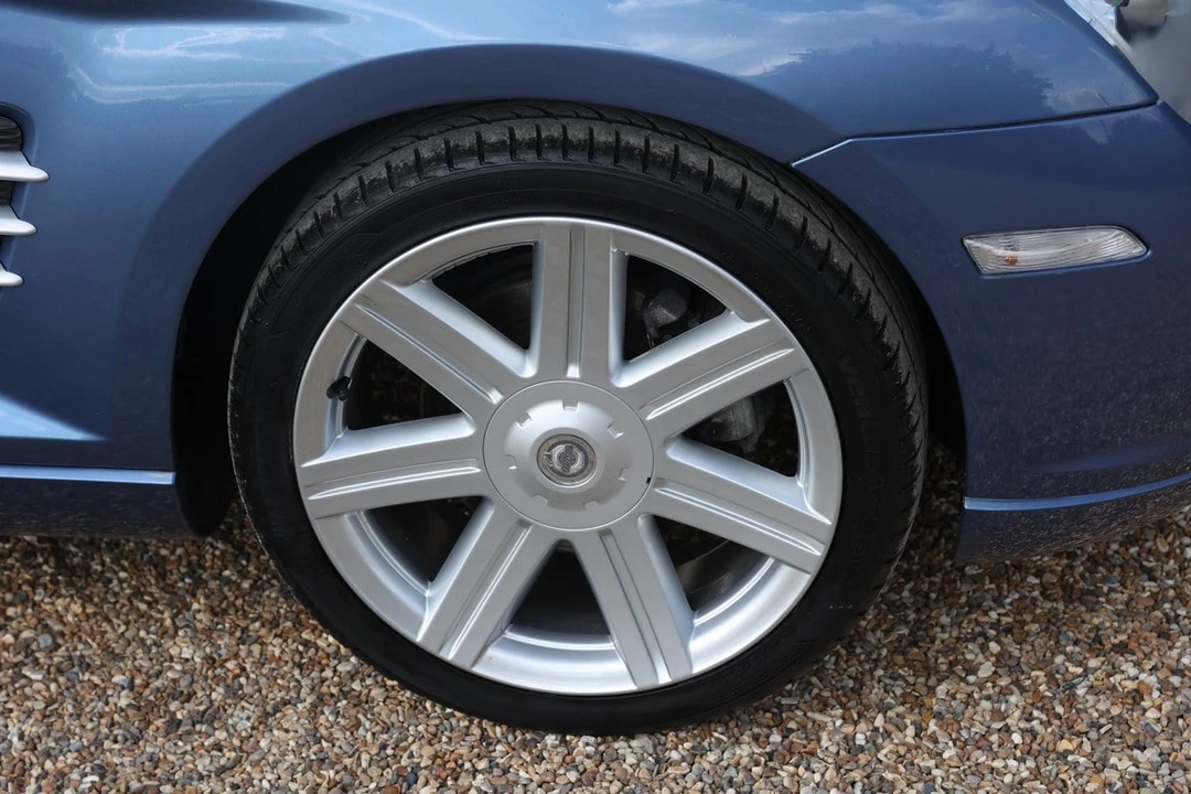 2004 Chrysler Crossfire - Image 13 of 30