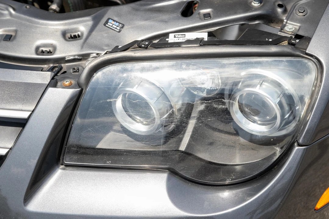 2004 Chrysler Crossfire - Image 13 of 31