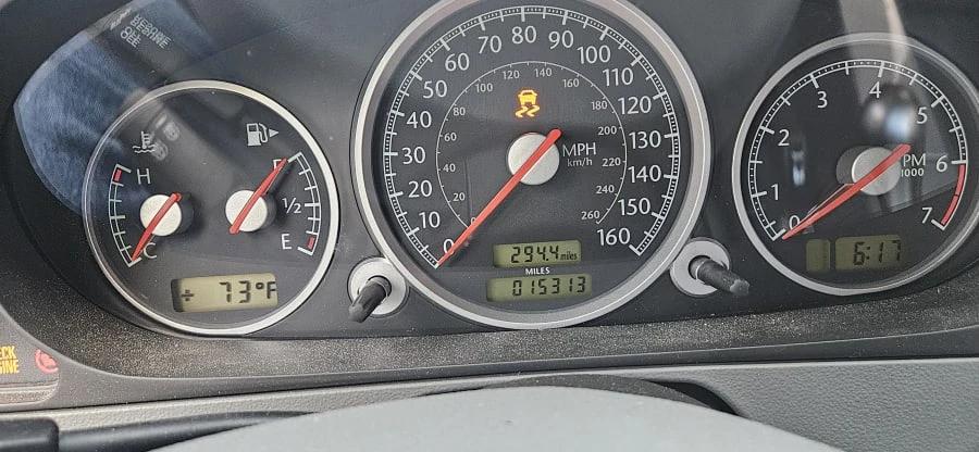 2004 Chrysler Crossfire - Image 11 of 16