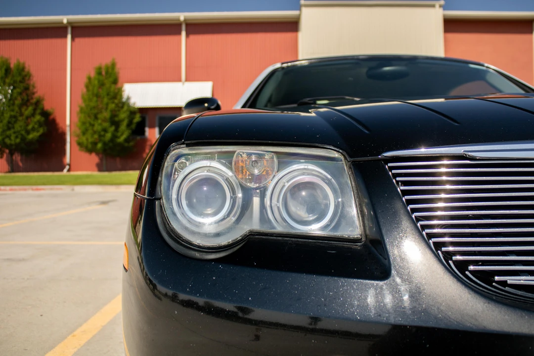 2004 Chrysler Crossfire - Image 17 of 31