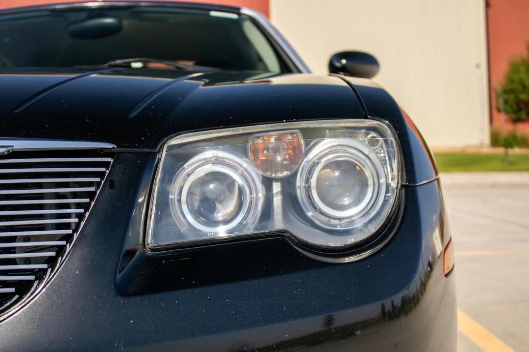 2004 Chrysler Crossfire - Image 21 of 31