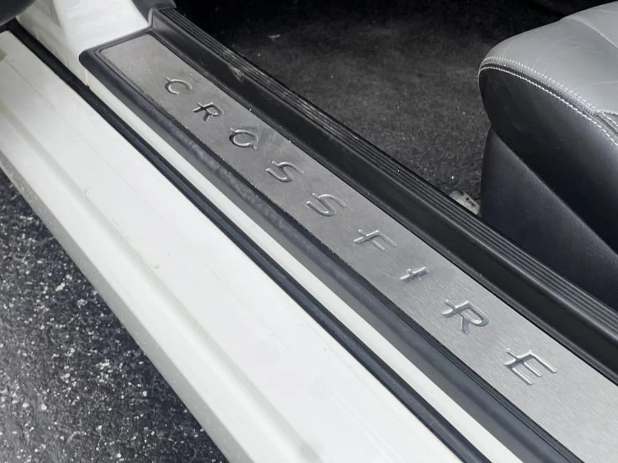 2004 Chrysler Crossfire - Image 19 of 24