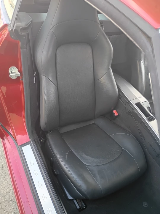 2004 Chrysler Crossfire - Image 28 of 31