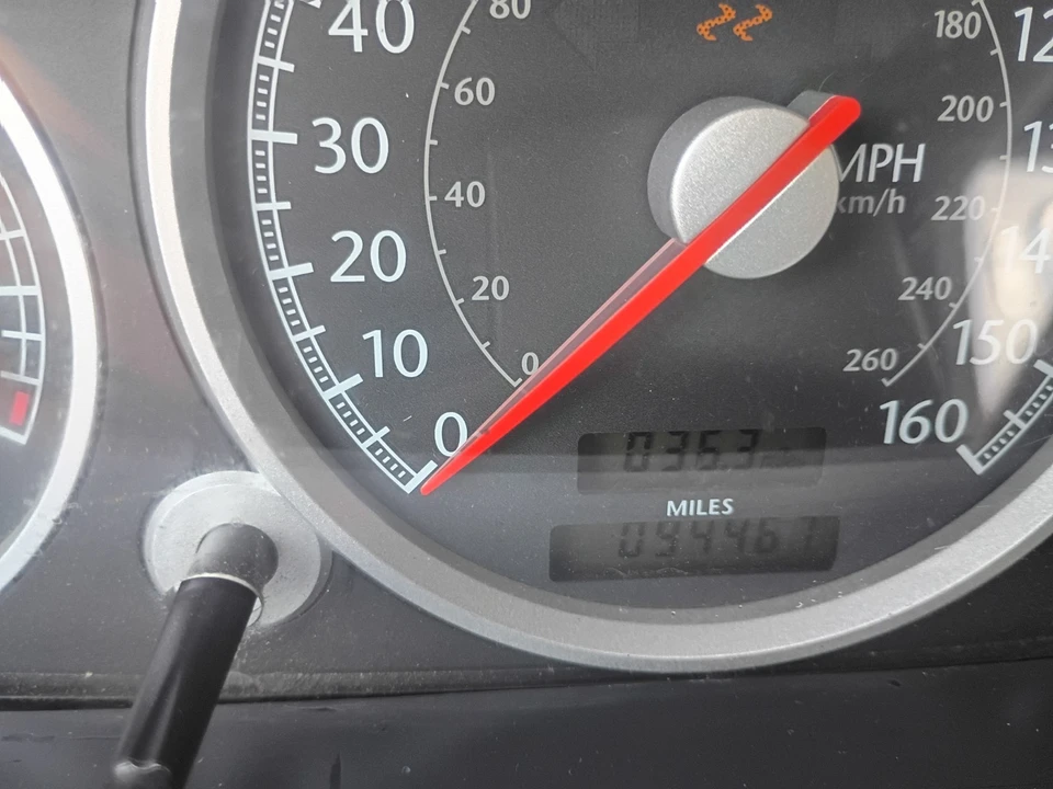 2004 Chrysler Crossfire - Image 24 of 31