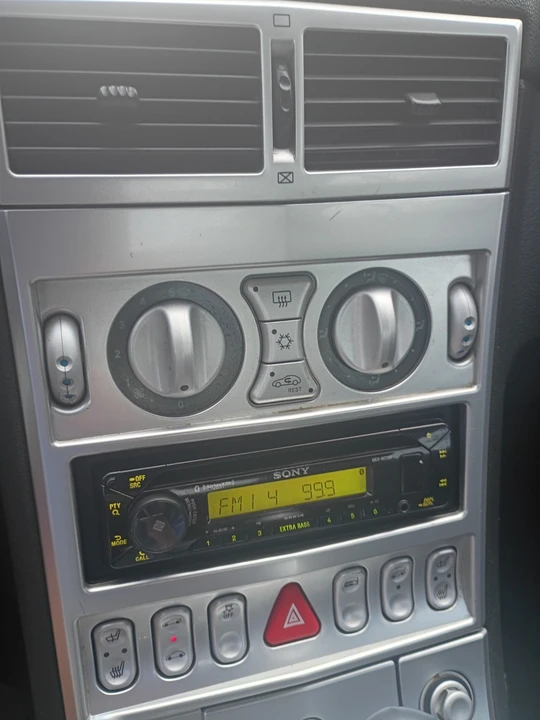 2004 Chrysler Crossfire - Image 16 of 31