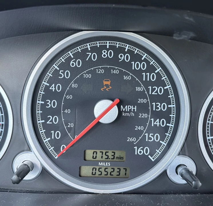 2004 Chrysler Crossfire - Image 14 of 18