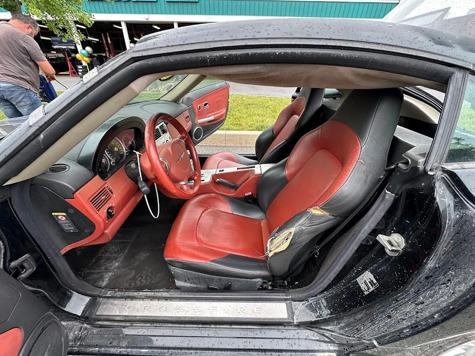 2004 Chrysler Crossfire - Image 7 of 16