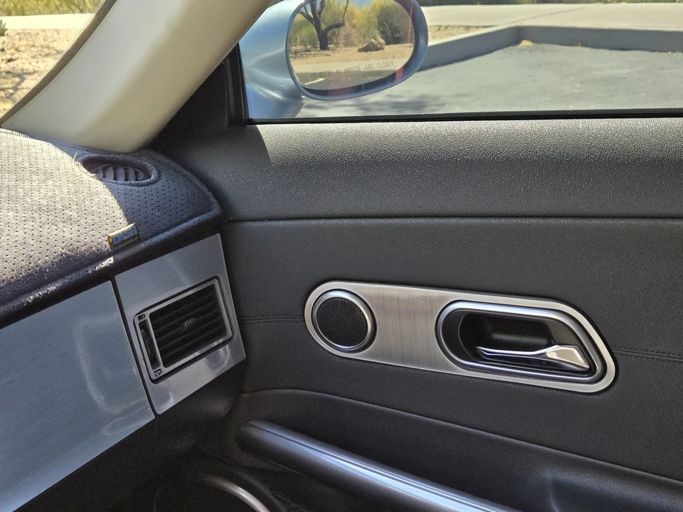 2004 Chrysler Crossfire - Image 28 of 31
