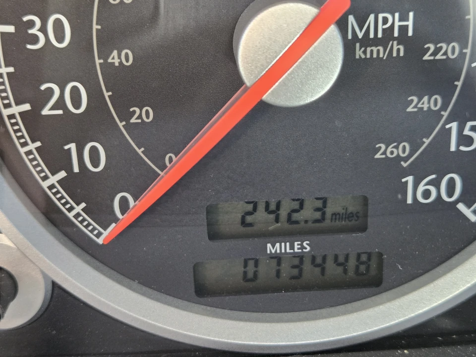 2004 Chrysler Crossfire - Image 30 of 31