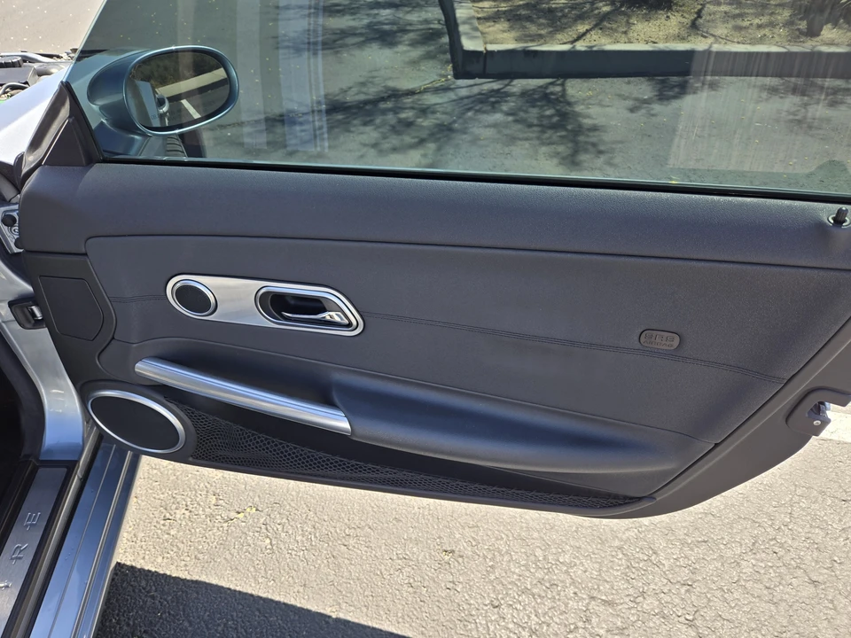 2004 Chrysler Crossfire - Image 27 of 31