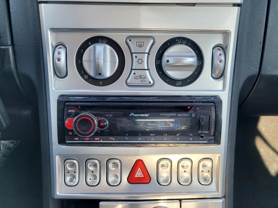 2004 Chrysler Crossfire - Image 27 of 31