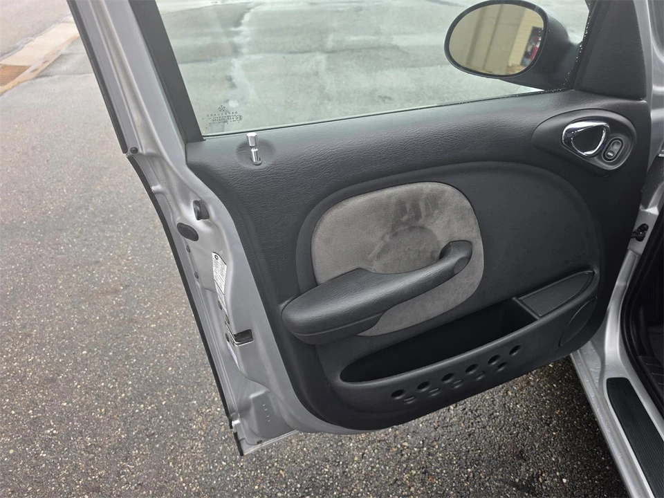 2004 Chrysler PT Cruiser - Image 25 of 31