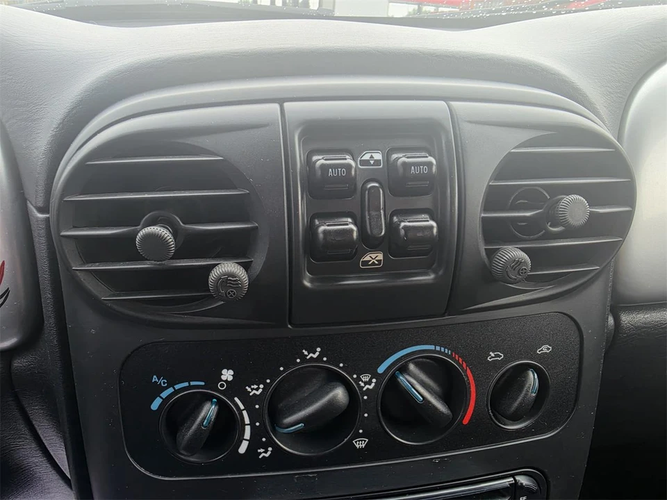 2004 Chrysler PT Cruiser - Image 30 of 31